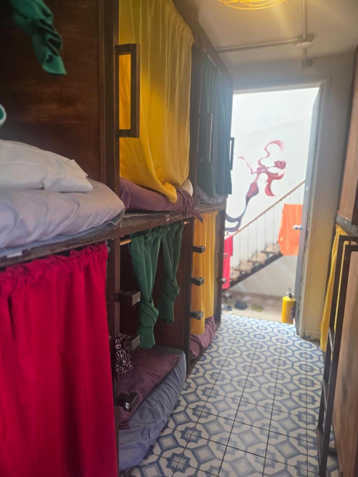 Portelli Hostal Zona G- Para Extranjeros Bogotá Eksteriør billede