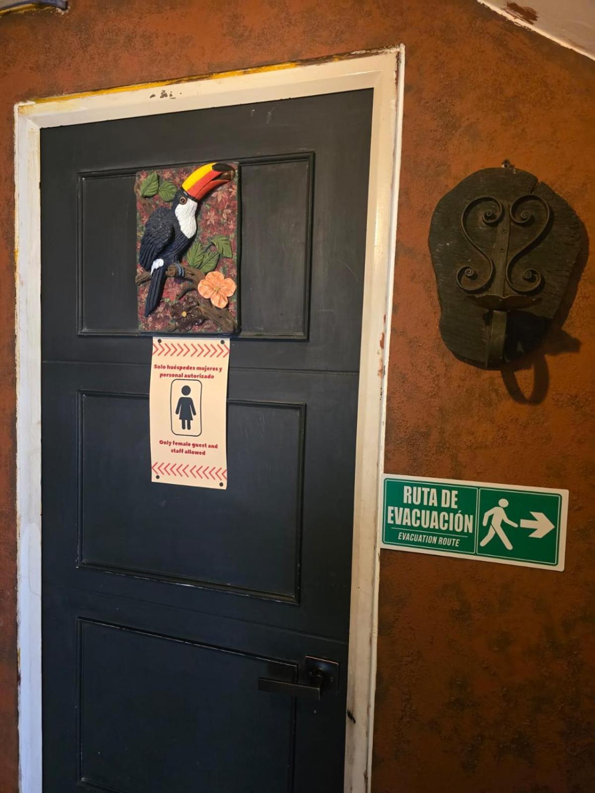 Portelli Hostal Zona G- Para Extranjeros Bogotá Eksteriør billede